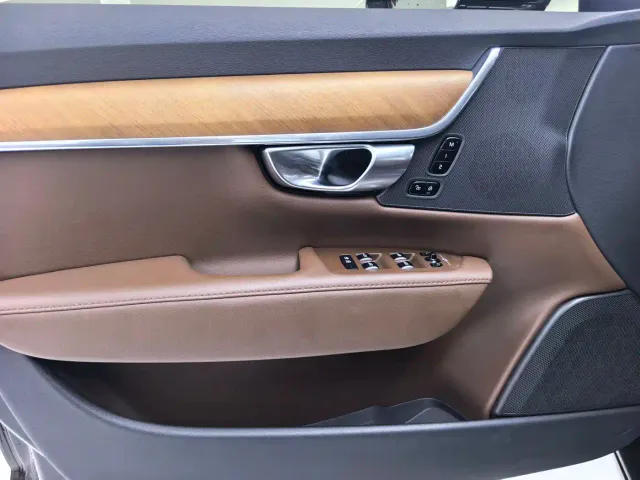 Volvo S90 — Фото автомобиля 4