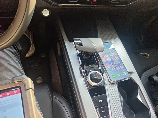 Changan Z6 — Фото автомобиля 9
