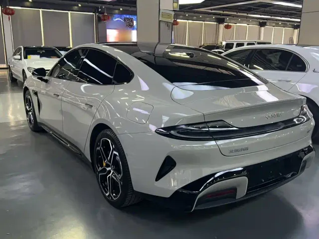 Xiaomi SU7 — Фото автомобиля 4