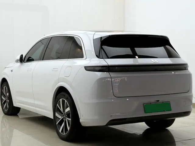 Li Auto L7 — Фото автомобиля 8