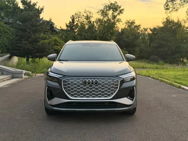 Audi Q4 e-tron — Фото автомобиля 2
