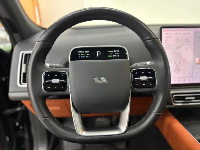 Li Auto L7 — Фото автомобиля 8