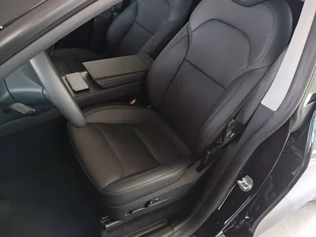 Tesla Model Y — Фото автомобиля 14
