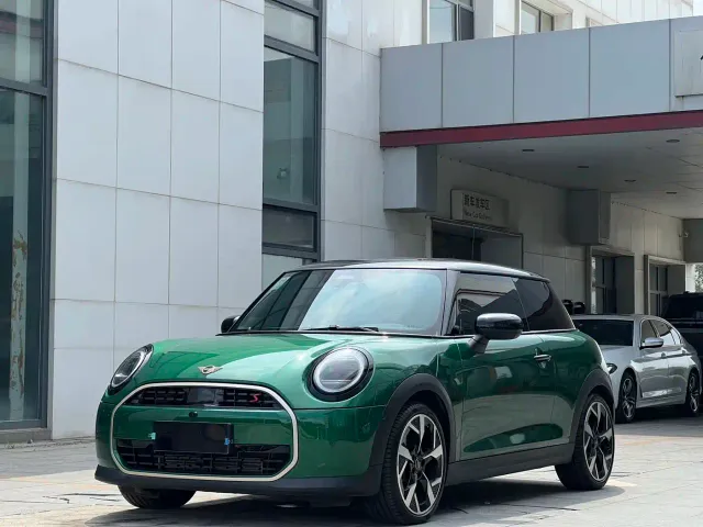 Фотография автомобиля — MINI Hatch