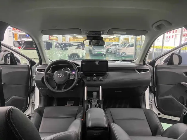 Toyota Corolla Cross — Фото автомобиля 9