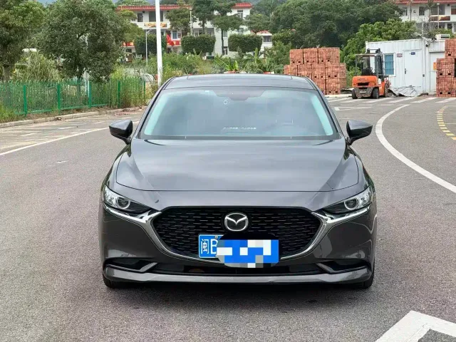 Mazda Axela — Фото автомобиля 2