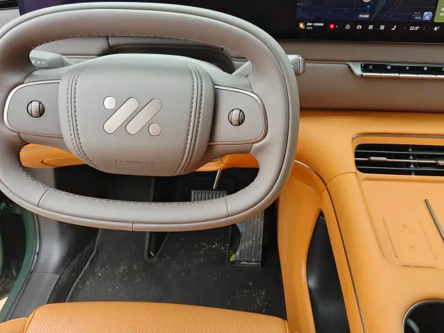 IM Motors LS8 — Фото автомобиля 11