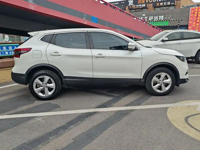 Nissan Qashqai — Фото автомобиля 4