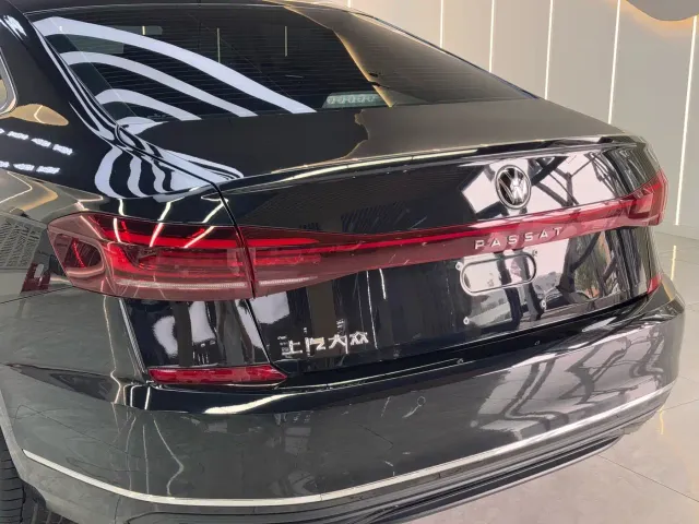 Volkswagen Passat — Фото автомобиля 11