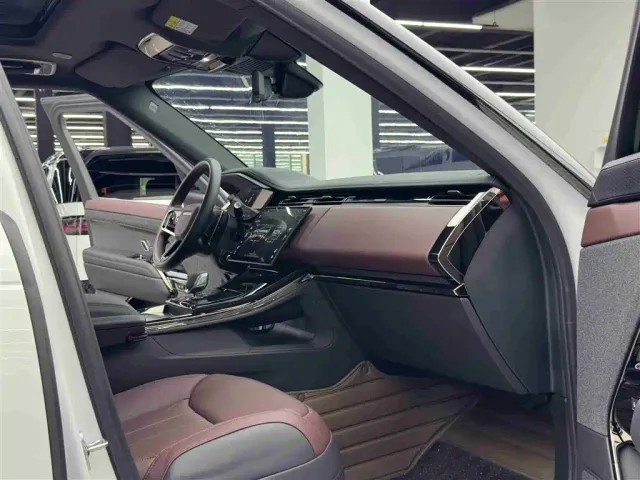 Land Rover Range Rover Sport — Фото автомобиля 8