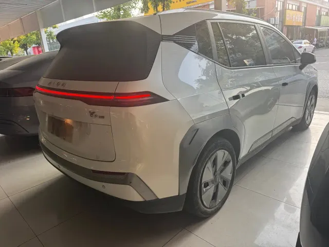 GAC Aion Y — Фото автомобиля 10