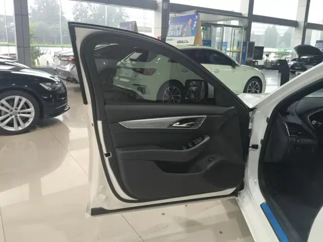 Cadillac CT5 — Фото автомобиля 7