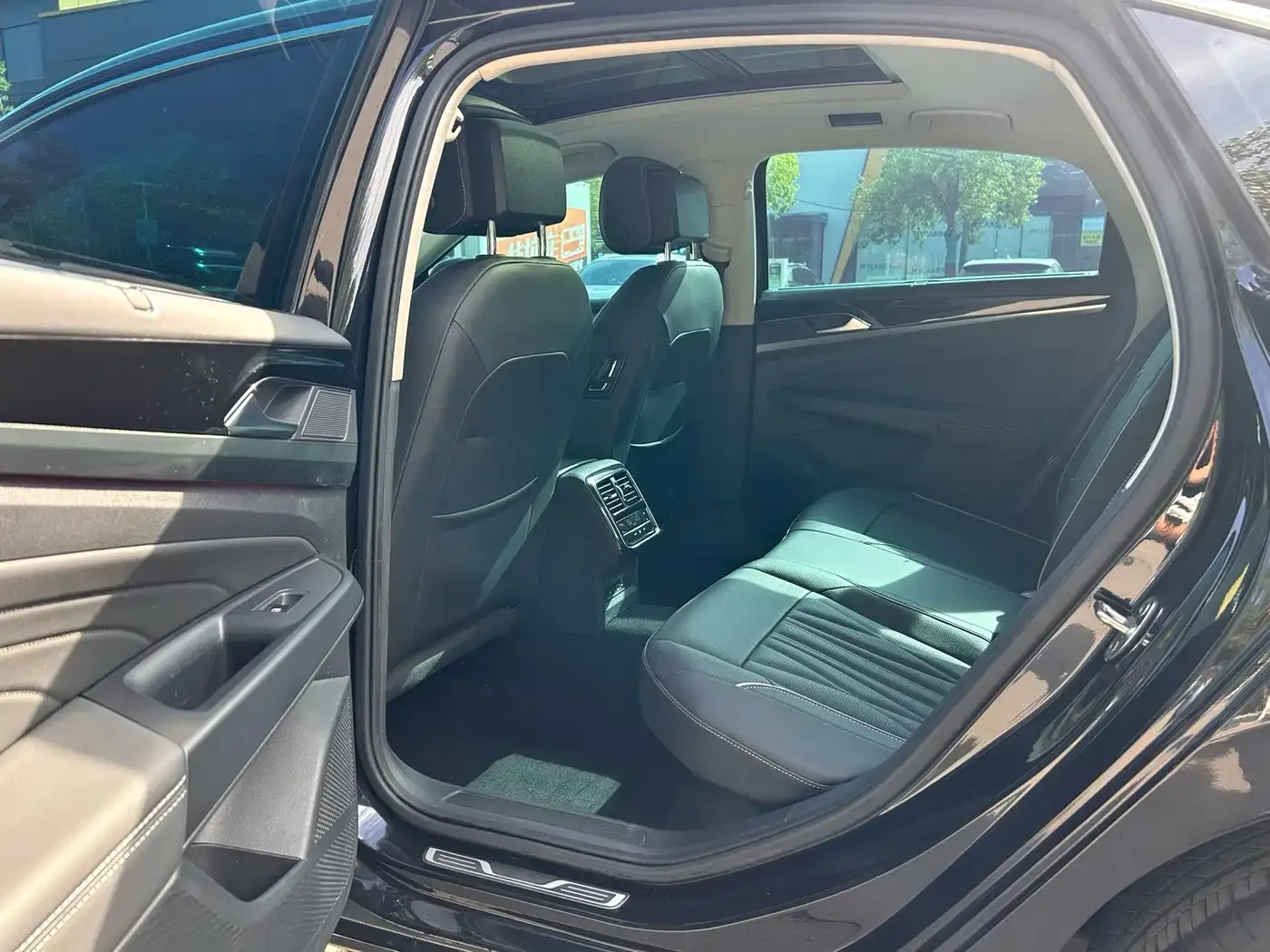 Volkswagen Passat 2022 330TSI Starlight Luxury Edition — Фото автомобиля 7