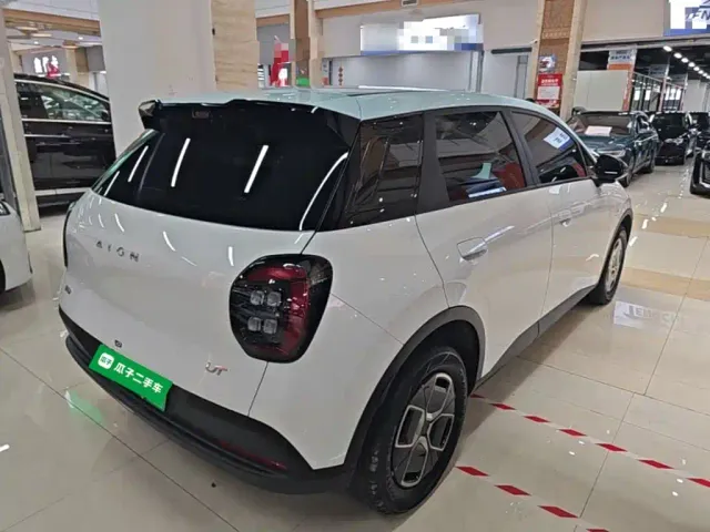 GAC Aion UT — Фото автомобиля 6