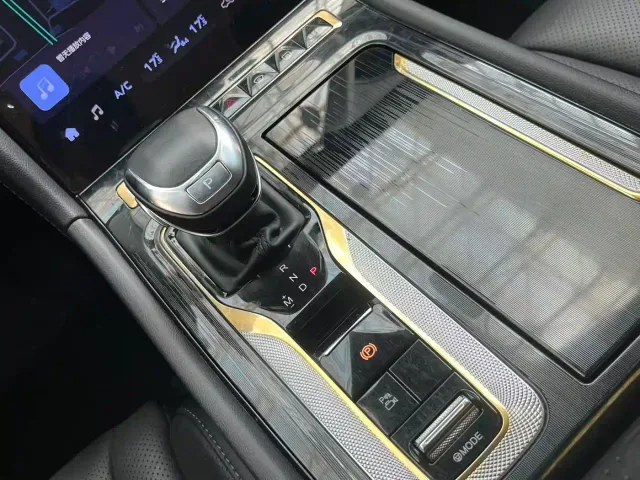 Hongqi H5 — Фото автомобиля 7