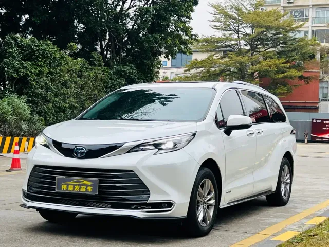 Фотография автомобиля — Toyota Sienna
