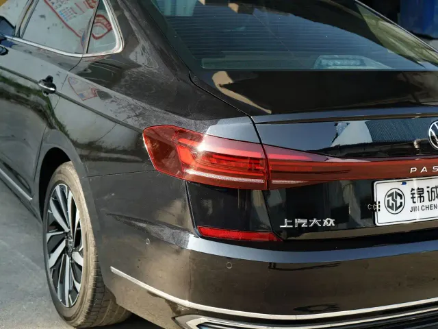 Volkswagen Passat — Фото автомобиля 16