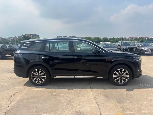 Hongqi HS7 PHEV — Фото автомобиля 4