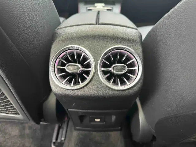 Mercedes-Benz A-Class — Фото автомобиля 12
