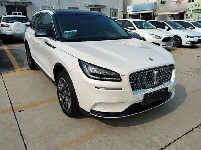 Lincoln Corsair — Фото автомобиля 3