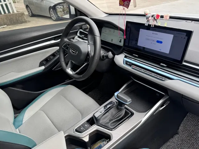Geely Emgrand — Фото автомобиля 19