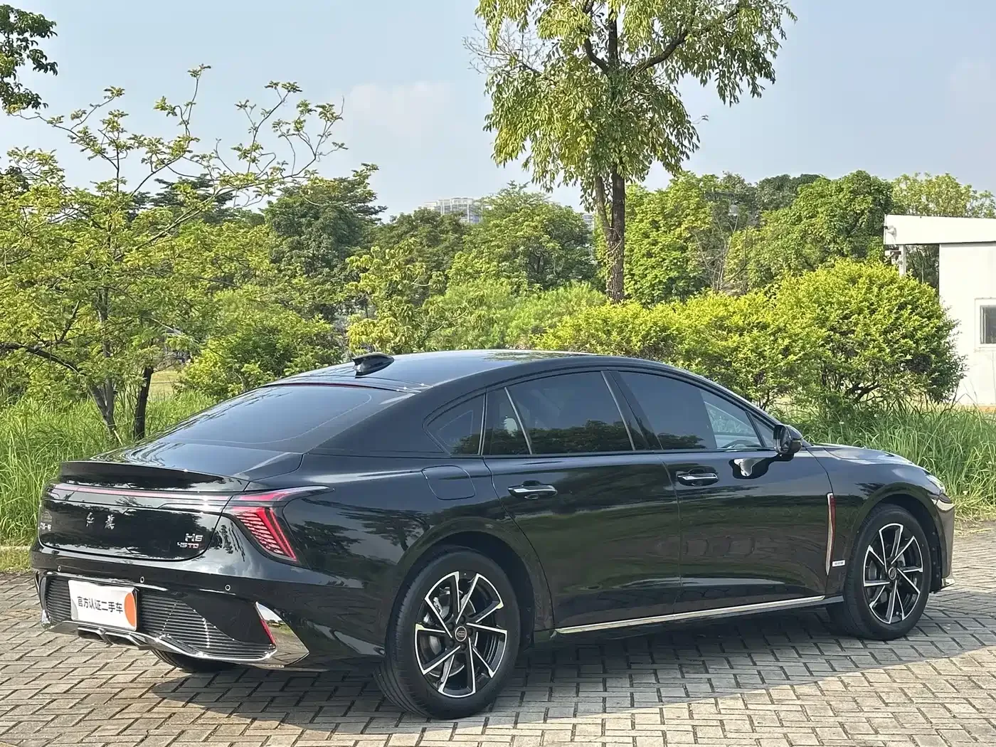 Hongqi Hongqi H6 2025 Model 2.0T Far-Reaching Edition — Фото автомобиля 9