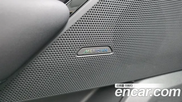 Land Rover Range Rover Velar Range Rover Velar 2.0 P250 Dynamic SE — Фото автомобиля 14