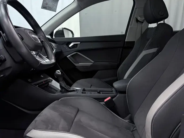 Audi Q3 — Фото автомобиля 9