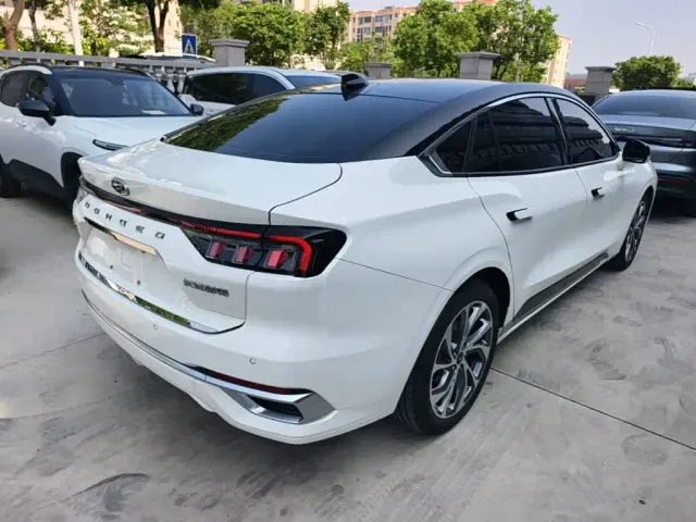Ford Mondeo — Фото автомобиля 6