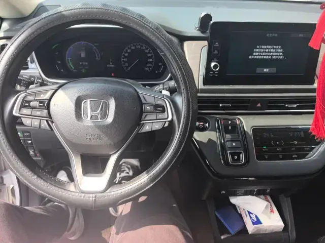 Honda Odyssey — Фото автомобиля 12