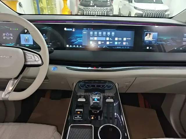 Forthing Xinghai V9 — Фото автомобиля 12