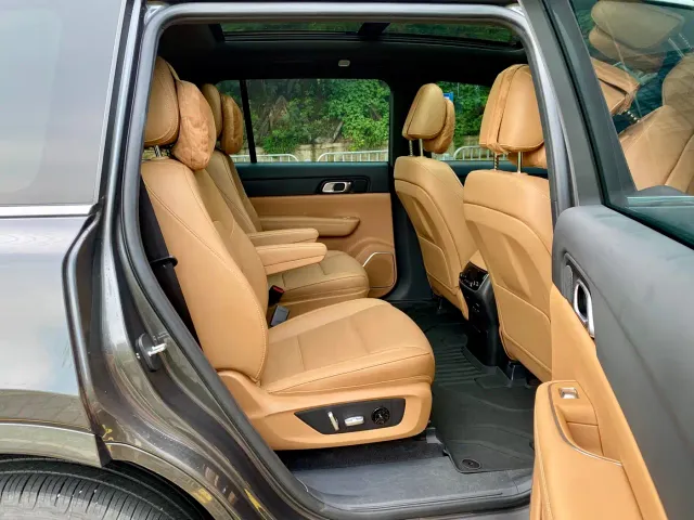 Li Auto ONE — Фото автомобиля 12