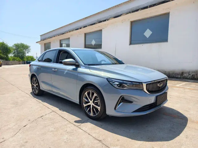 Geely Emgrand — Фото автомобиля 3