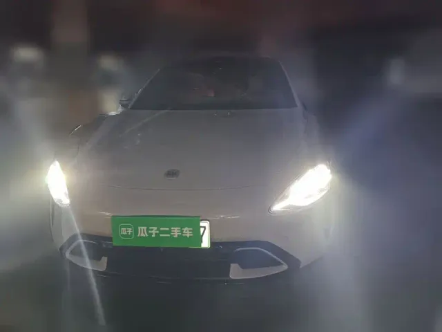 Xiaomi SU7 — Фото автомобиля 2