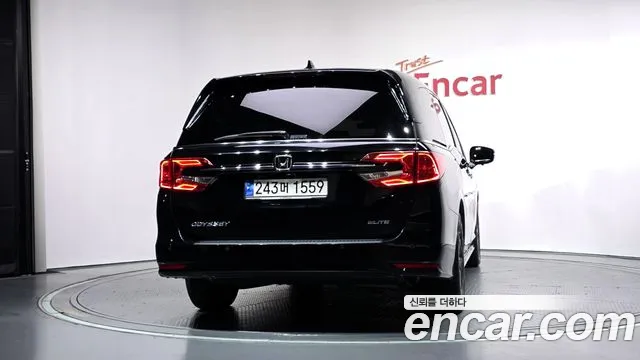 Honda Odyssey — Фото автомобиля 4