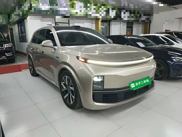Li Auto L8 — Фото автомобиля 3