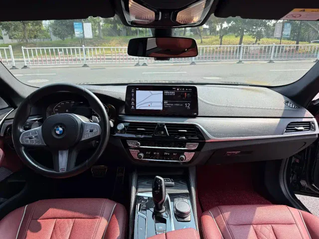 BMW 5 Series — Фото автомобиля 10