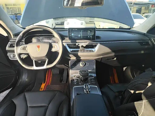 Hongqi H5 — Фото автомобиля 9