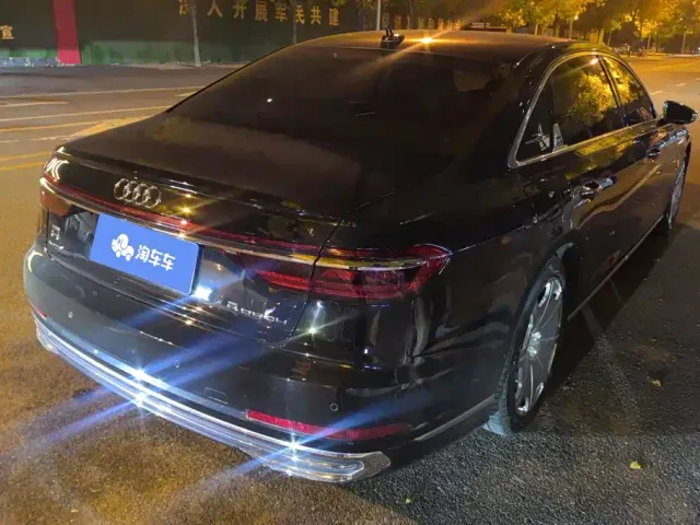 Audi A8 — Фото автомобиля 3