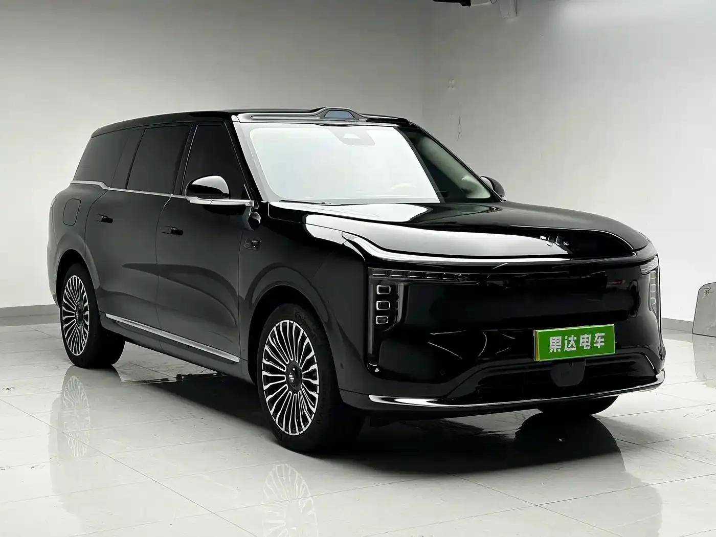 IM Motors IM LS9 2026 Model 52kWh Base Version — Фото автомобиля 3