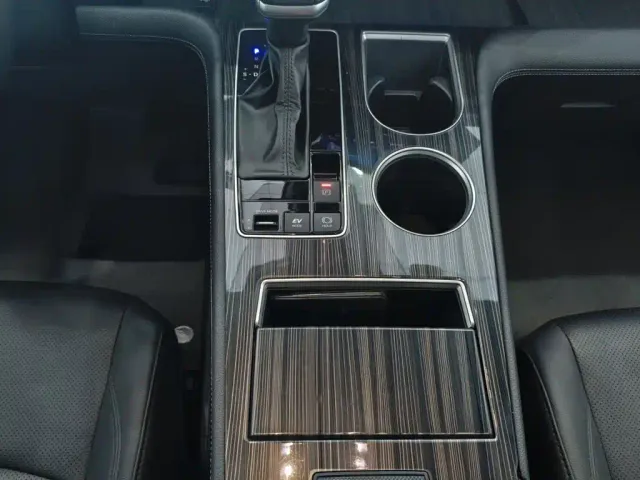 Toyota Granvia — Фото автомобиля 12