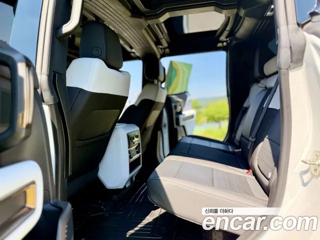 GMC Hummer EV — Фото автомобиля 13