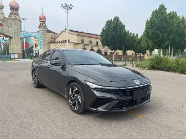 Hyundai Elantra — Фото автомобиля 2