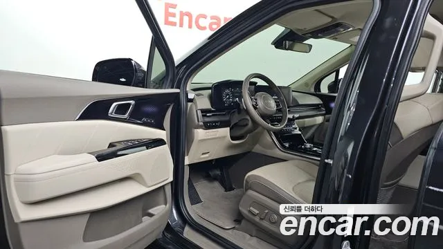 Kia Carnival Generation 4 — Фото автомобиля 15