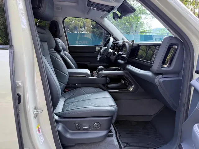 BYD FangChengBao Leopard 5 — Фото автомобиля 6