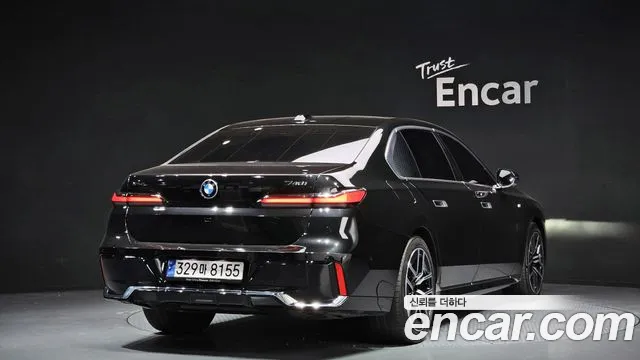 BMW 7-Series 7 серия (G70) 740i xDrive M Sport Limited — Фото автомобиля 2