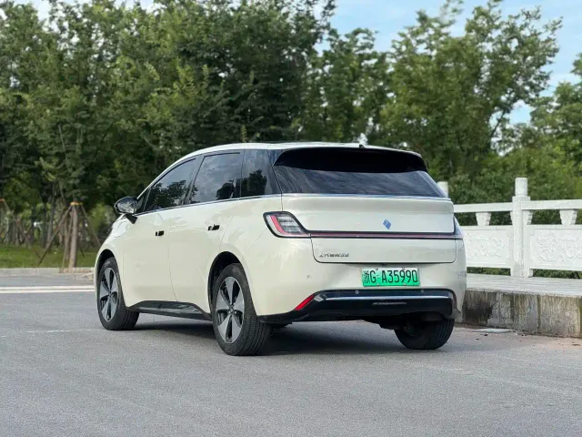 Baojun Cloud — Фото автомобиля 13