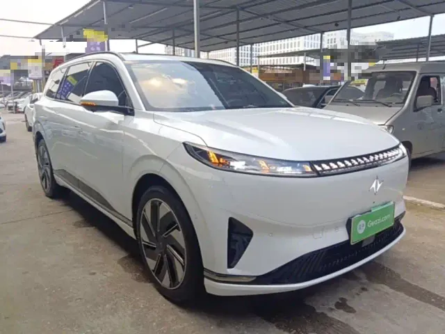 Dongfeng eπ 008 — Фото автомобиля 3
