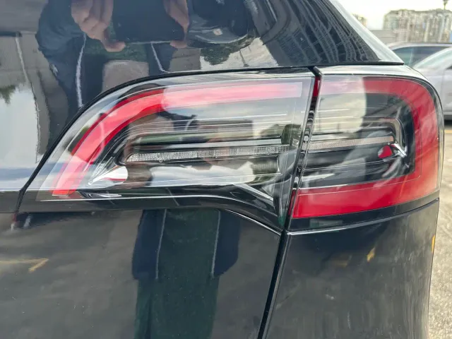 Tesla Model Y — Фото автомобиля 7