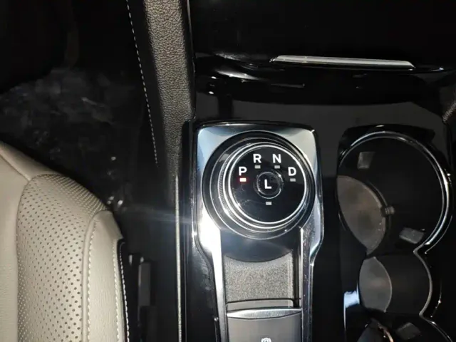 Ford Escape — Фото автомобиля 13